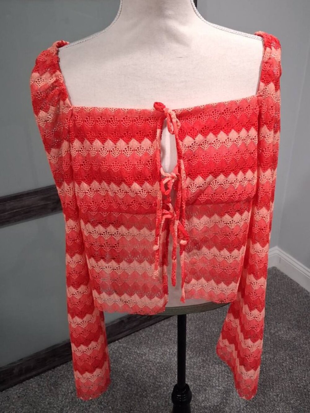 Chelsea & Violet Chevron Wave Openwork Knit Top – Coral, Red & Pink – Size L (NW
